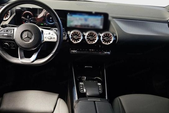 Mercedes EQA 300 66.5kWh 4-Matic Electric Art