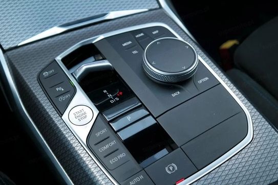 BMW Seria 3 318i M Sport aut