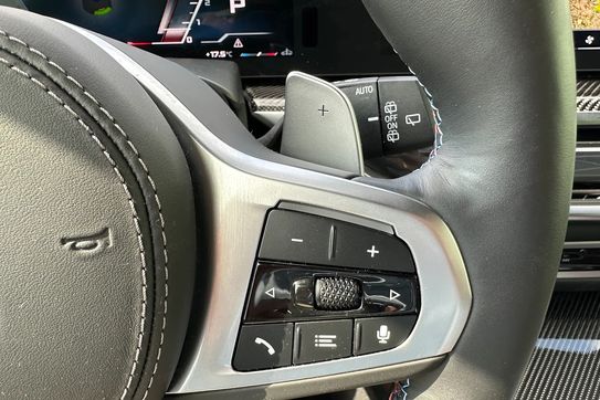 BMW X5 M60i