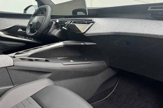 Peugeot 5008 GT 1.2 mHEV e-DCS6