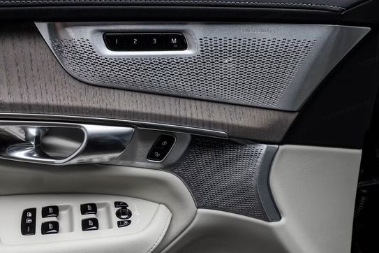 Volvo XC90 T8 Plug-In Hybrid AWD Ultra Bright 7os