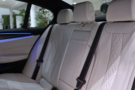 BMW Seria 5 540i xDrive mHEV aut