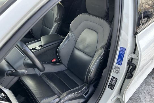 Volvo V60 D4 R-Design