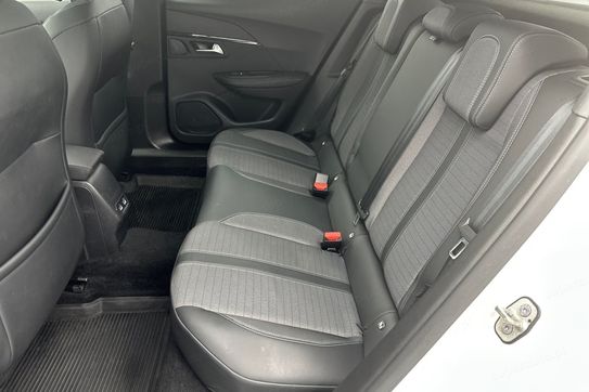 Peugeot 2008 Allure Pack 1.2 PureTech EAT8