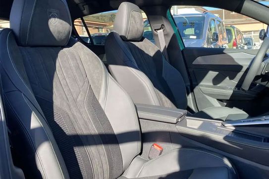 Peugeot 308 GT Exclusive S&S e-DCS6 1.2 mHEV