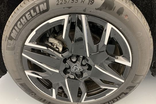 Peugeot 5008 GT 1.2 mHEV e-DCS6