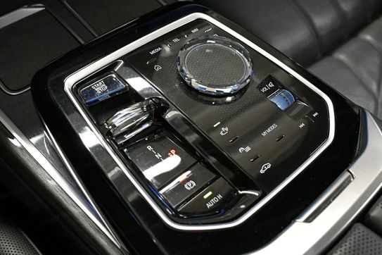 BMW Seria 7 740d xDrive M Sport