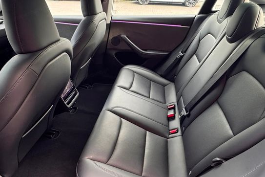 Tesla Model 3 Long Range RWD