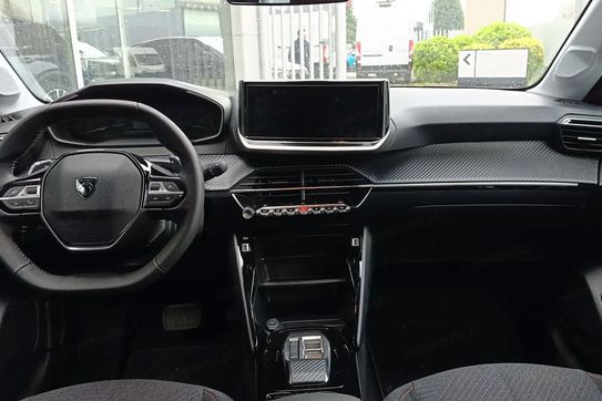 Peugeot 208 Business e-DCS6 1.2 mHEV