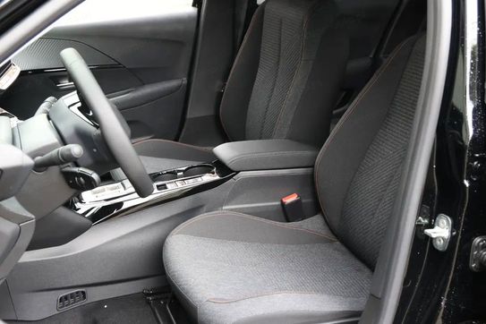 Peugeot 208 Business e-DCS6 1.2 mHEV
