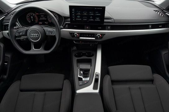 Audi A4 35 TFSI mHEV S Line