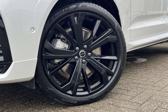 Volvo XC60 B5 AWD Ultra Black Edition