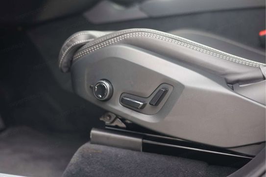 Volvo XC90 B5 AWD Ultra Black Edition