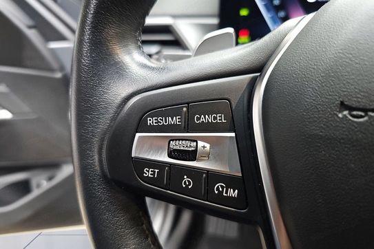 BMW Seria 3 330i xDrive sport-aut