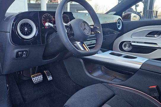 Mercedes CLA 200 AMG Line