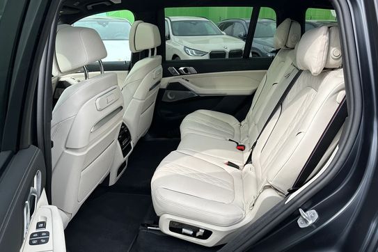 BMW X7 M60i xDrive mHEV sport-aut