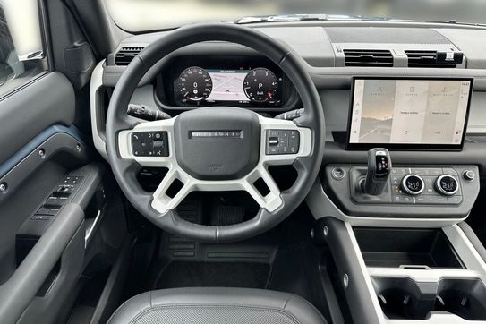 Land Rover Defender 130 3.0 D250 mHEV X-Dynamic SE