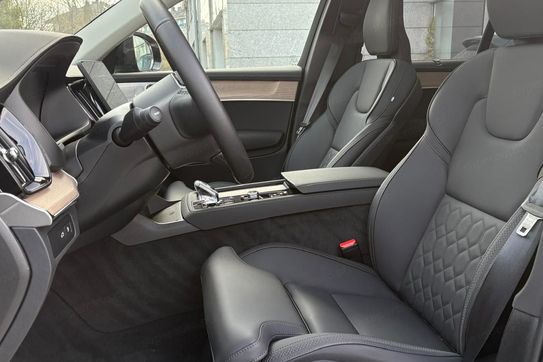 Volvo XC90 T8 AWD Plug-In Hybrid Ultra Dark