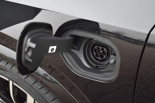 Volvo XC90 T8 AWD Plug-In Hybrid Ultra Dark
