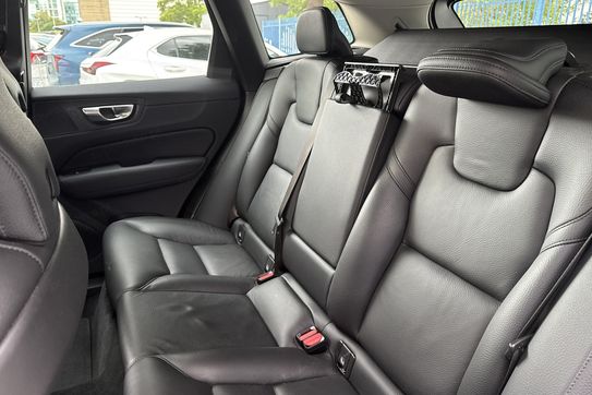Volvo XC60 B4 B Plus Dark