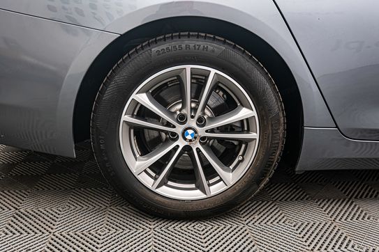 BMW Seria 5 520d xDrive Sport Line