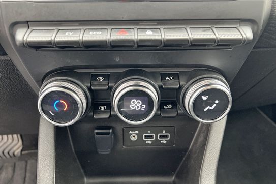 Renault Clio Equilibre 1.6 E-Tech Hybrid AT