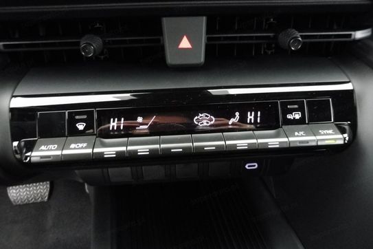 Toyota C-HR Style 1.8 Hybrid NG23 e-CVT