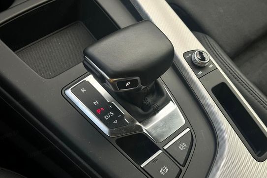 Audi A4 40 TFSI mHEV S tronic