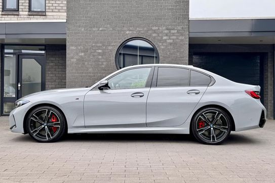 BMW Seria 3 330i xDrive M Sport