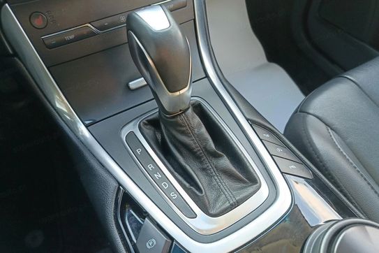 Ford EDGE 2.0 TDCi Twin-Turbo 4WD  Titanium