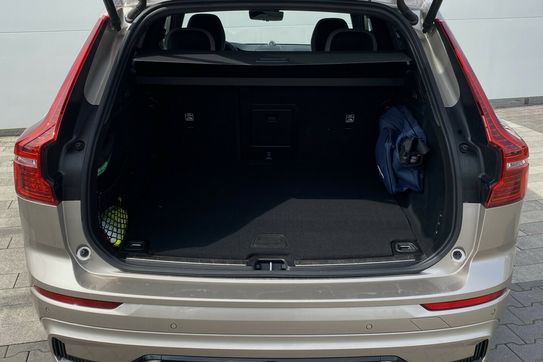 Volvo XC60 T8 Plug-In Hybrid AWD Ultra Dark aut