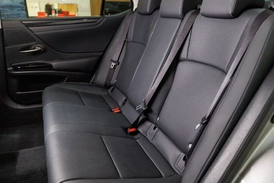 Lexus ES 300h F Sport Edition