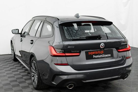 BMW Seria 3 330e xDrive M Sport sport-aut