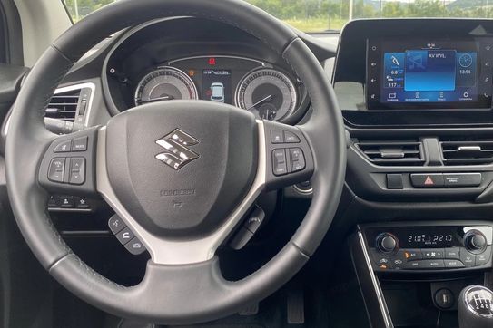 Suzuki S-Cross 1.4 SHVS Premium 4WD