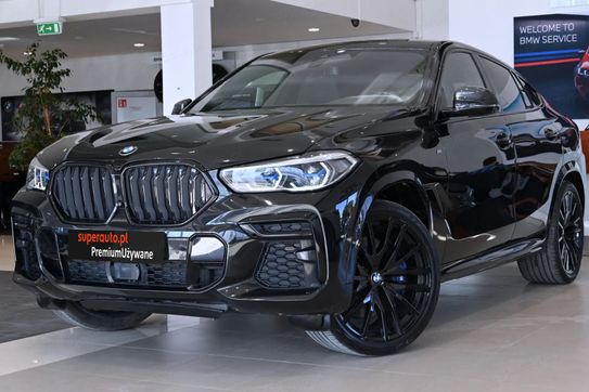 BMW X6 M50i
