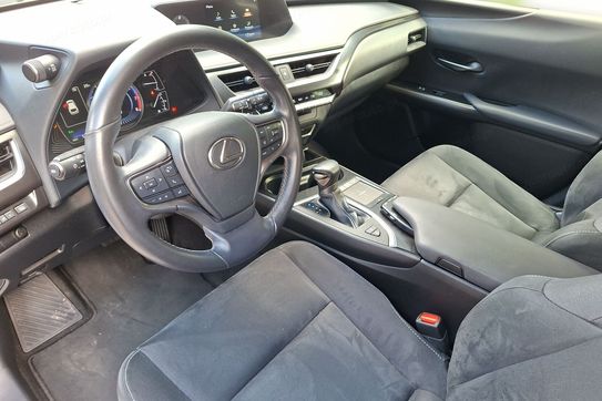 Lexus UX 200