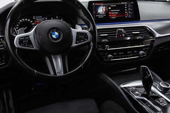 BMW Seria 5 Touring 520d xDrive M Sport