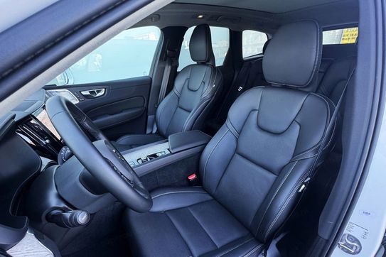 Volvo XC60 T6 Plug-In Hybrid AWD Ultra Bright aut