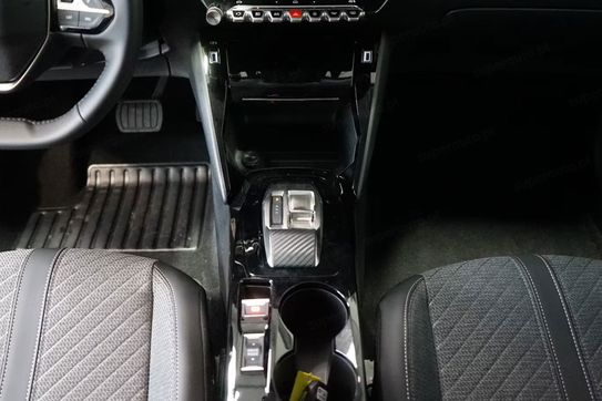Peugeot 208 Allure e-DCS6  1.2 mHEV