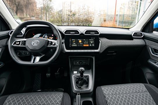 MG ZS 1.5  Standard MT