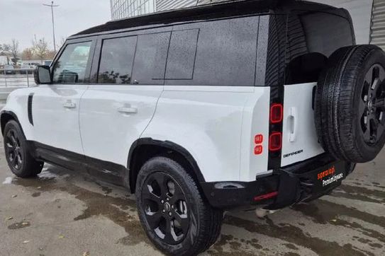 Land Rover Defender 110 D240 SE