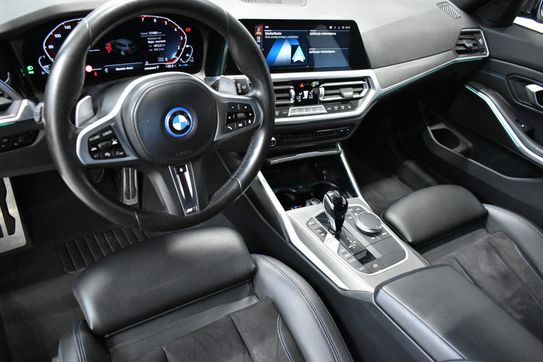 BMW Seria 3 Touring 330e M Sport