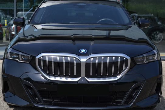 BMW Seria 5 550e xDrive M Sport