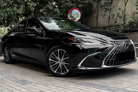 Lexus ES 300h Prestige