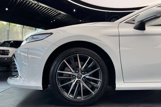 Toyota Camry 2.5 Hybrid Executive CVT