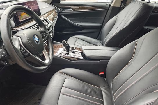 BMW Seria 5 Touring 530e xDrive Luxury Line