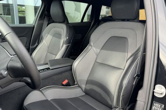 Volvo V60 B4 B Plus Dark