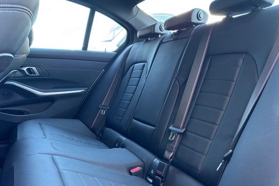 BMW Seria 3 330i xDrive M Sport