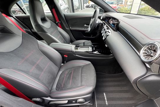 Mercedes CLA AMG 35  4-Matic