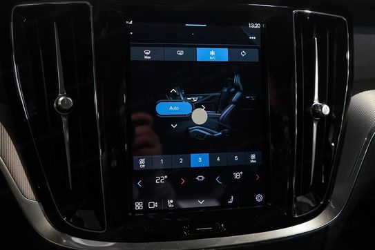 Volvo V60 Plus Dark